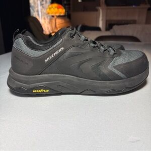Skechers Men's 9.5 W Speed-Flex Trekker Pull On Carbon Nano Safety Shoe 200255W